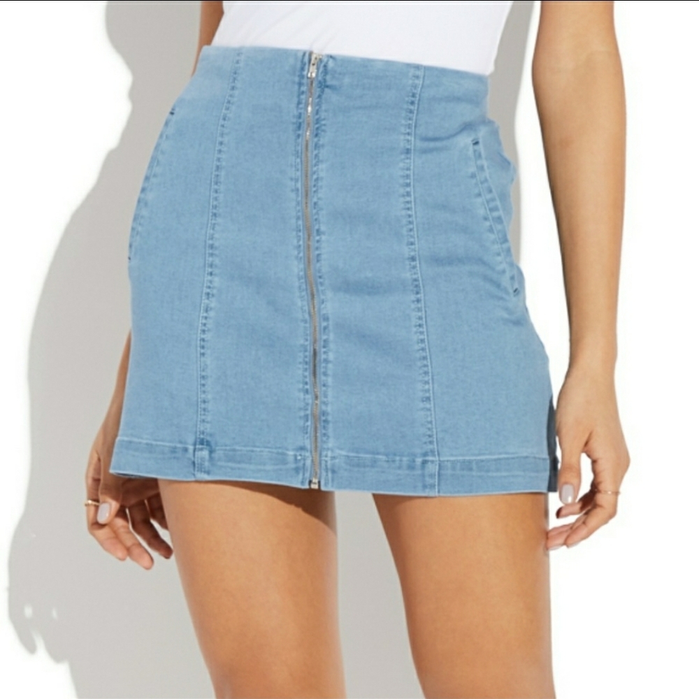 Zip Front Indigo Denim Mini Skirt. NWOT - Picture 2 of 3